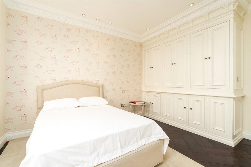 4 bedroom apartment for sale in North Gate, Prince Albert Road, St John's Wood, London, NW8